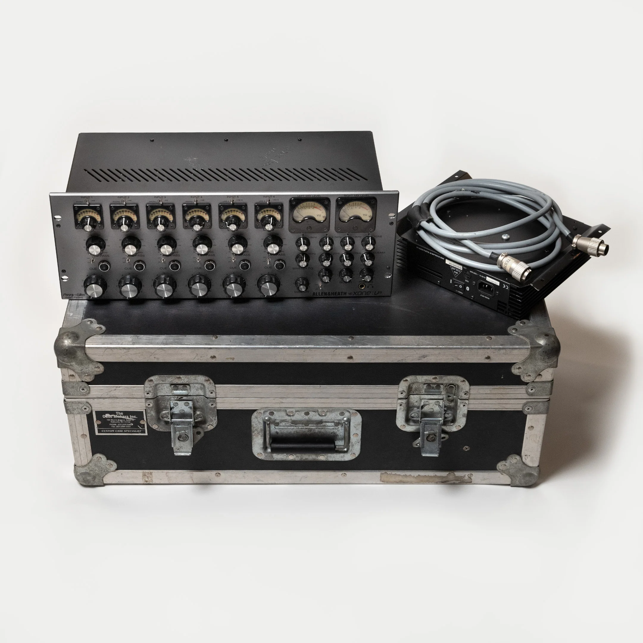 Allen & Heath Xone V6 Mixer With Power Pack