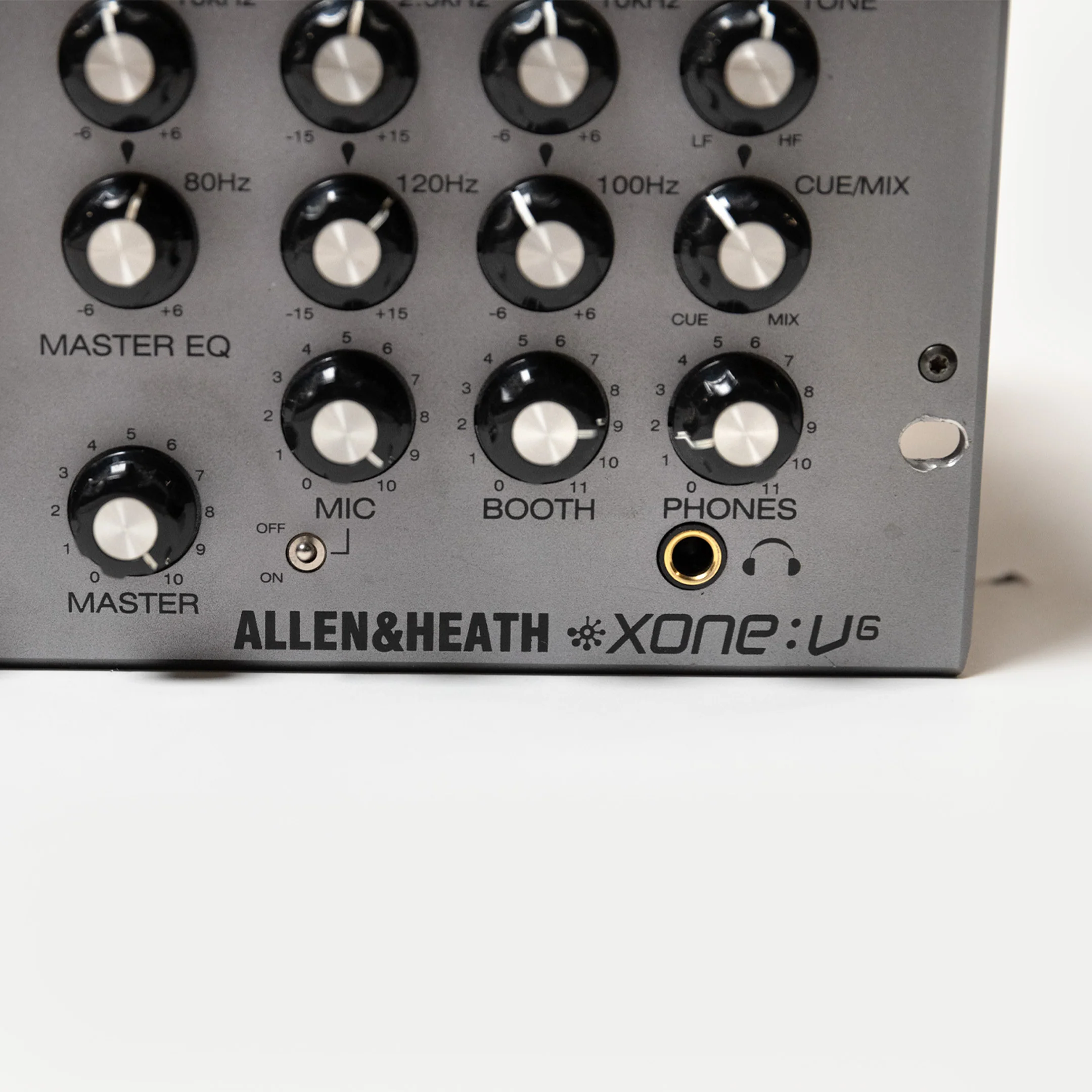 Allen & Heath Xone V6 Mixer With Power Pack - Image 5